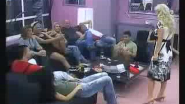Деси Слава В Big Brother Имитира Камелия - Vbox7[via torchbrowser.com]