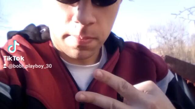 2023-12-18-125912833