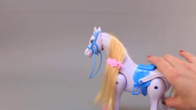 Каляска с конче и кукла-360p