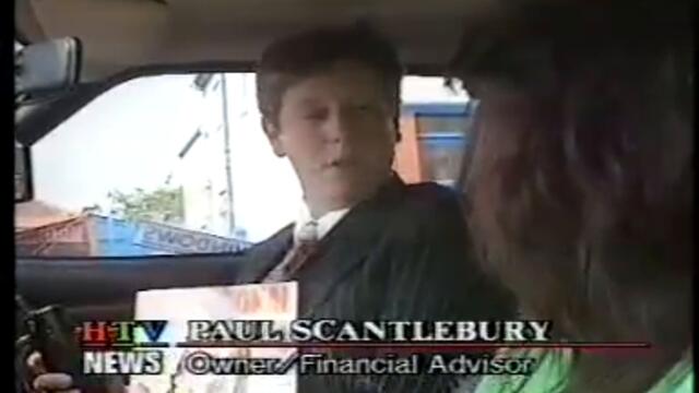 Ford Capri with full grass lawn on the roof