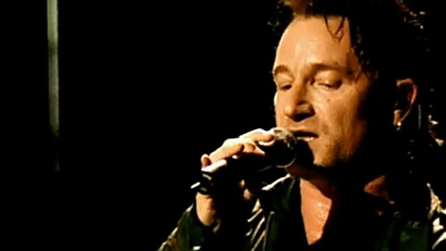 U2 – "Stuck in a Moment You Can't Get Out Of" | Elevation 2001: Live from Boston