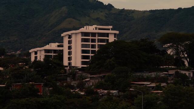 Надцакването Runner Runner   (2013)  Бг Аудио Част 2