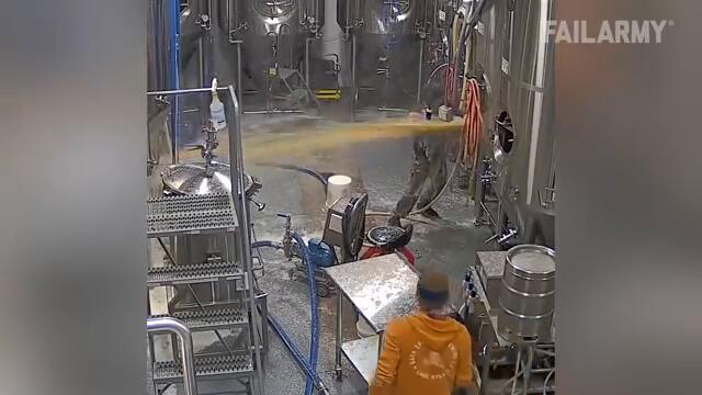 Hawk Tuah! 😗 Fails Of The Week