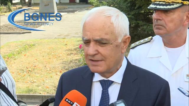 Запрянов: България е изпратила самоходни артилерийски установки на Украйна