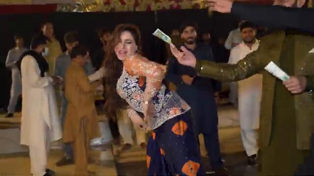 Aaj Ki Raat | Mehak Malik | Dance Performance Official Video | Shaheen Studio