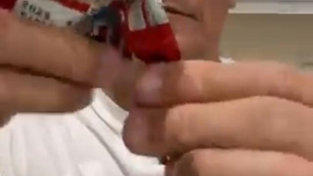 👂ASMR DISNEY POPCAN MICKEY MOUSE CANDY FROM JAPAN COKA-COLA FLAVOR & EATING SOUNDS👂ORIGINAL LENGTH👂