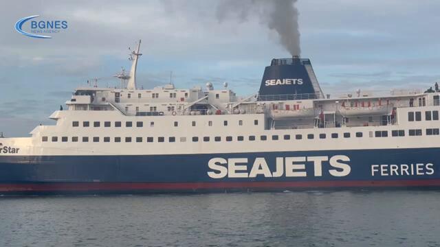 Как сто тона риба прогони туристите от легендарния град Волос в Гърция?