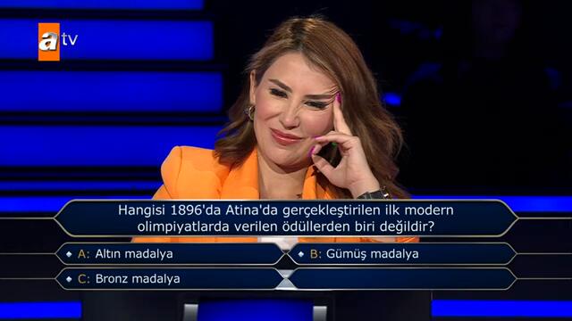 Ezgi Kovancı 300 Bin TL değerindeki soruya ne cevap verdi? - Kim Milyoner Olmak İster? 1111. Bölüm