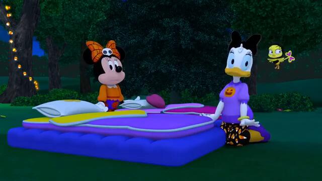 Minnie's Bow-Toons: Camp Minnie 🎃🏕️ | A Shadow and a Doubt | @disneyjr​