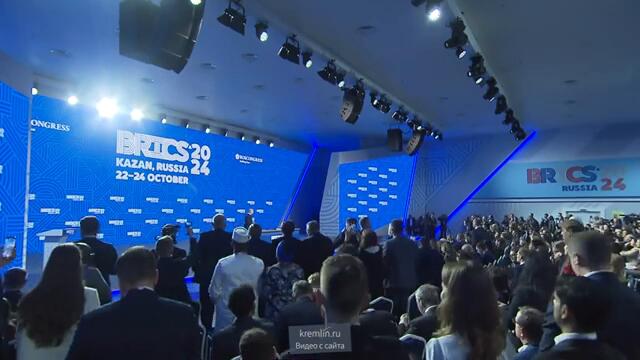 Путин на БРИКС | Чем хвастается президент воюющей страны (English subtitles) @Max_Katz