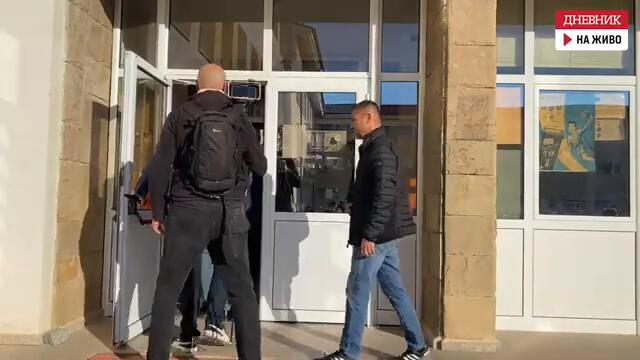 Лидерът на ГЕРБ Бойко Борисов гласува в Банкя