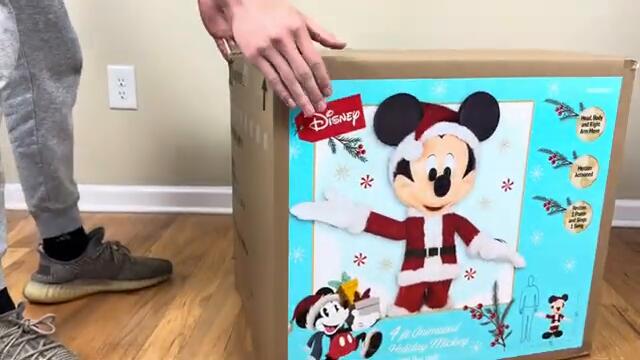 Holiday Mickey Animatronic 2024 Home Depot Unboxing & Demo