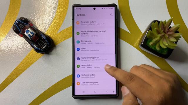 How to Show/Hide Captions & Subtitles Samsung Galaxy S25 Ultra