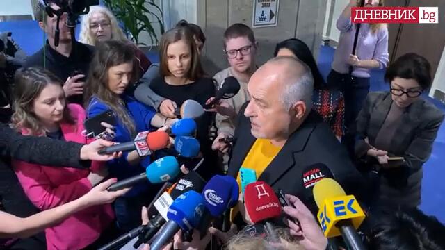 Борисов обяви журналистите за по-богати от депутатите и министрите