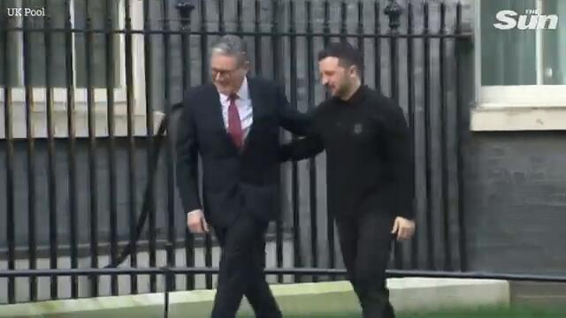 'We stand with you' - Starmer's bold message to embattled Zelensky