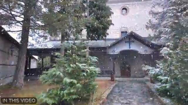 Enchanting snowfall in Bansko, Bulgaria | Old town, mountains & Ski Resort