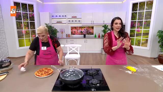 Melek Anne'den şok açıklama: "Dilberay benim ablam!"  - Nursel ile Mutfak Bahane 6 Mart 2025