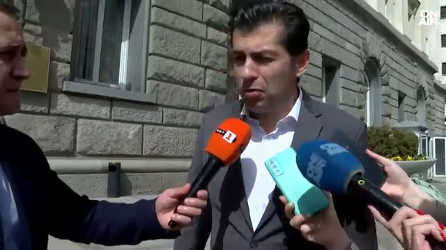 Депутатите се разделиха около скандала между институциите заради изборите