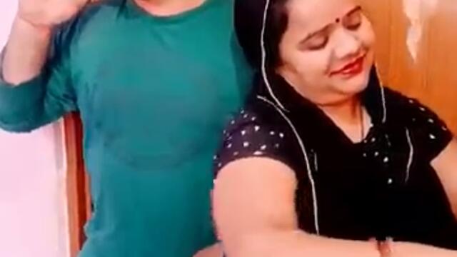 girlfriend ka phone 🤪🤣#shorts #comedy #funny #ytstudio #husbandwifecomedy #trending #viralvideo #sub