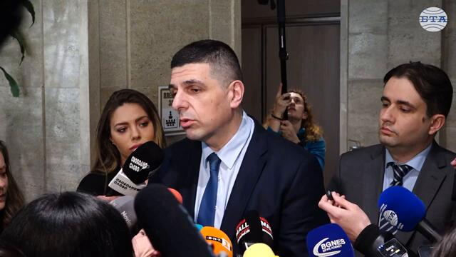 Според Мирчев и Божанов има "синхронизирана атака" между Борисов и Пеевски срещу протеста вчера