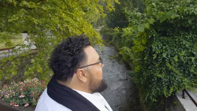 JACQUES HOUDEK - Sretni ljudi ne pišu pjesme (Official Video)