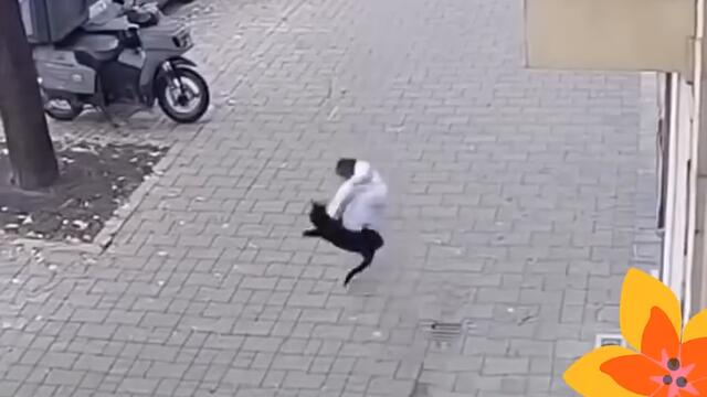 С изключителните си реакции спаси детето.