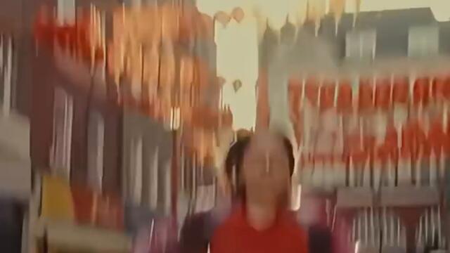 we_woke_up_at_3am_to_film_this_visualiser_for_lmbl._watch_it_on_youtube_now_if_you_haven't_already�_v1 (720p)