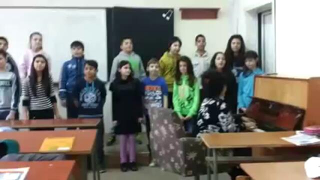 Авторска песен на Анита Христова Трифонова в час по музика с 5г клас