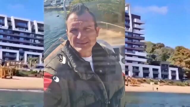 Δημητρης Μητροπανος - Πατησίων και Παραμυθιού γωνία - на ъгъла на улиците Патисион и Парамитю