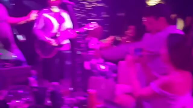 Още от атмосферата в Piano Bar Silicone София