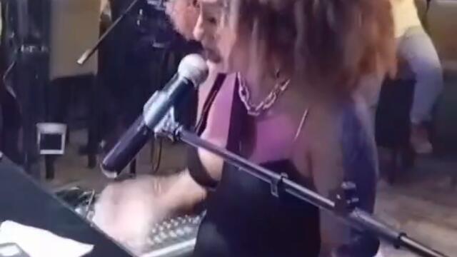 Lady B в Piano Bar The Floor Казанлък